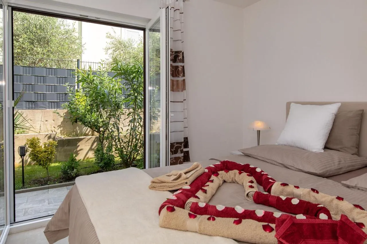 House Zrile With Garden And Jacuzzi Villa Baska  Croatia