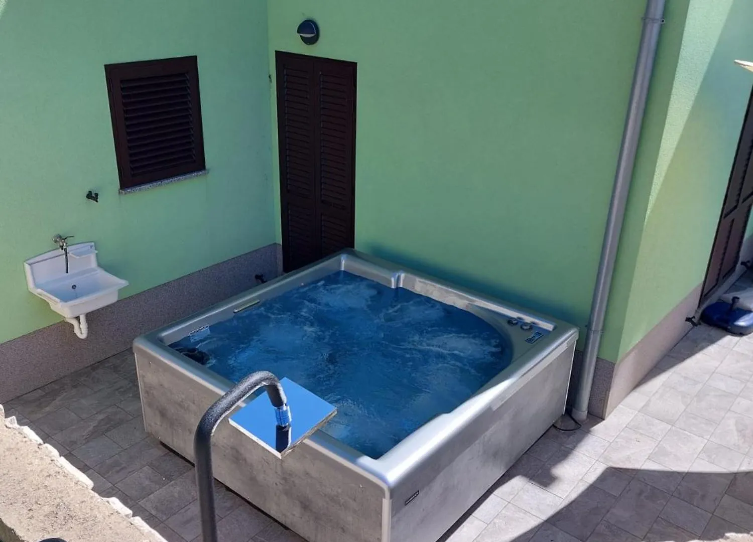 Willa House Zrile With Garden And Jacuzzi Baška 0*,